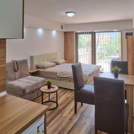 Apartmani Tvins Соко Баня Екстериор снимка