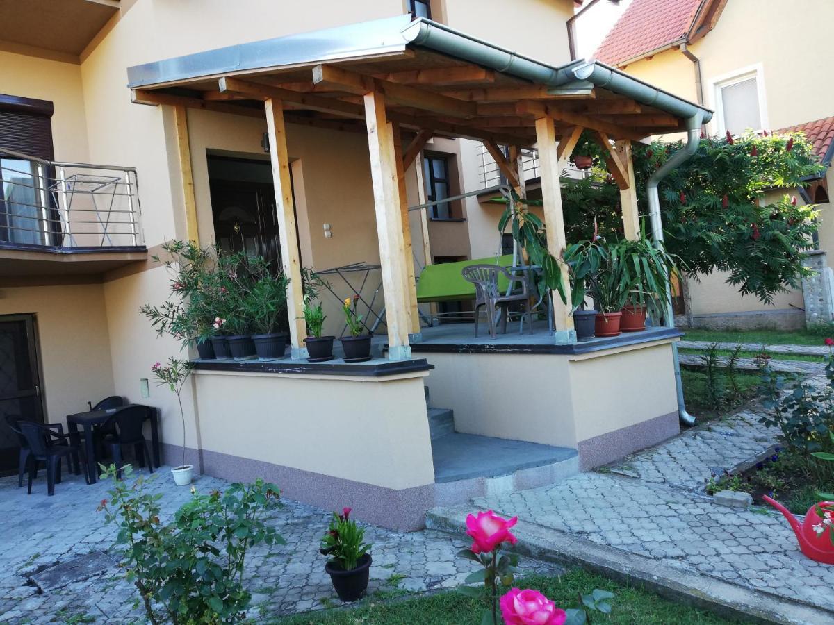 Apartmani Tvins Соко Баня Екстериор снимка