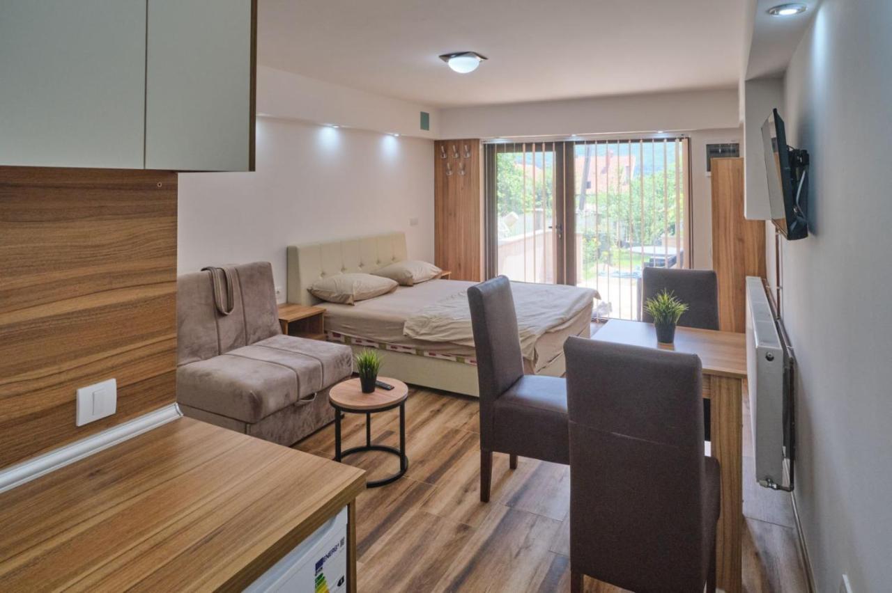 Apartmani Tvins Соко Баня Екстериор снимка